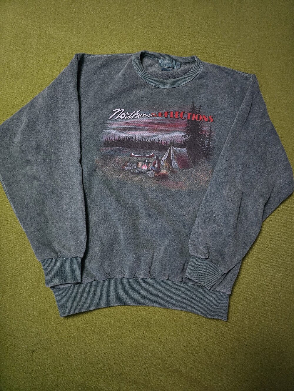 Vintage Northern Reflections Men's Green Graphic Crewneck Sweatshirt